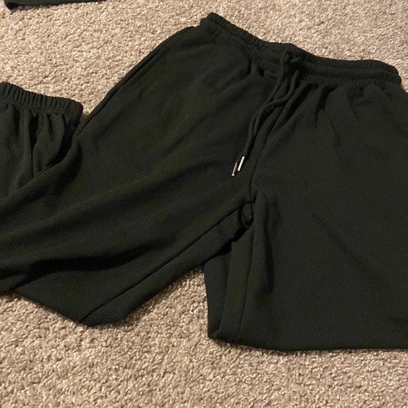 Black 2 piece set - Picture 3 of 3